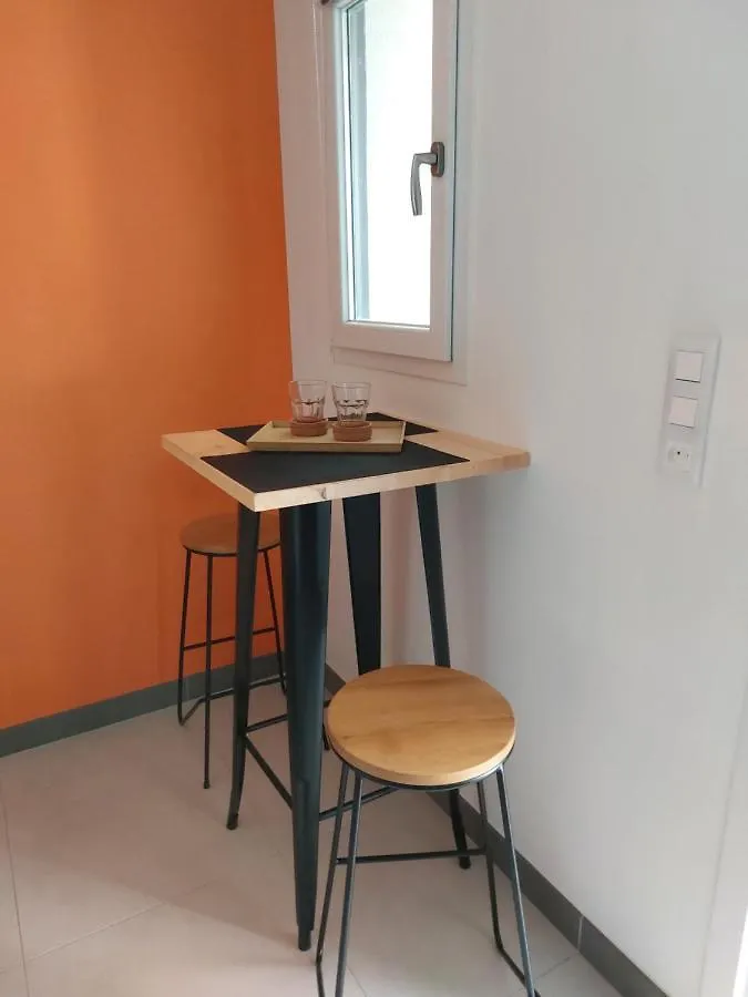 Couette-café Le Mas des Roches Jacuzzi privatif Labeaume France